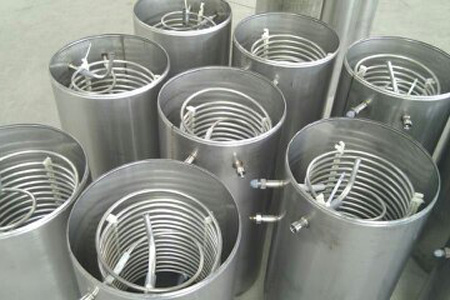 空氣能熱水器是外置盤管好還是內置盤管好？